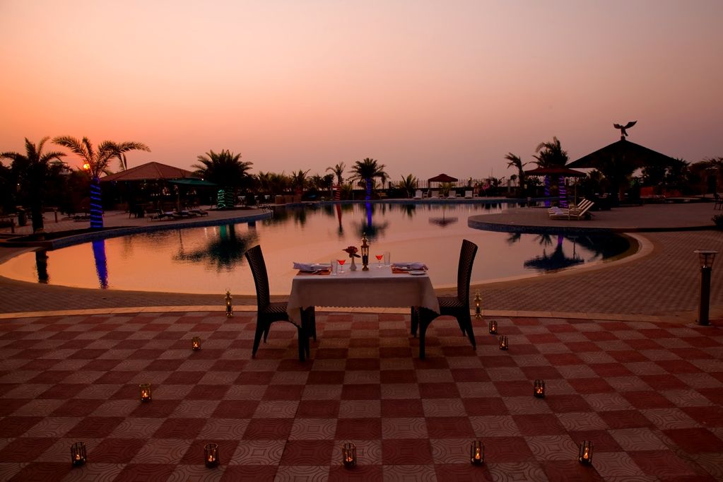 Royal Tulip Sea Pearl Beach Resort & Spa ค็อกเซสบาซาร์ ร้านอาหาร รูปภาพ